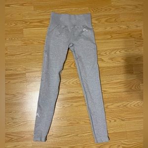 Oner Active Classic Seamless Leggings in Gray, Size: M Short